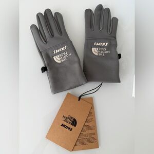 The North Face x Skims Gray Gunmetal Gloves